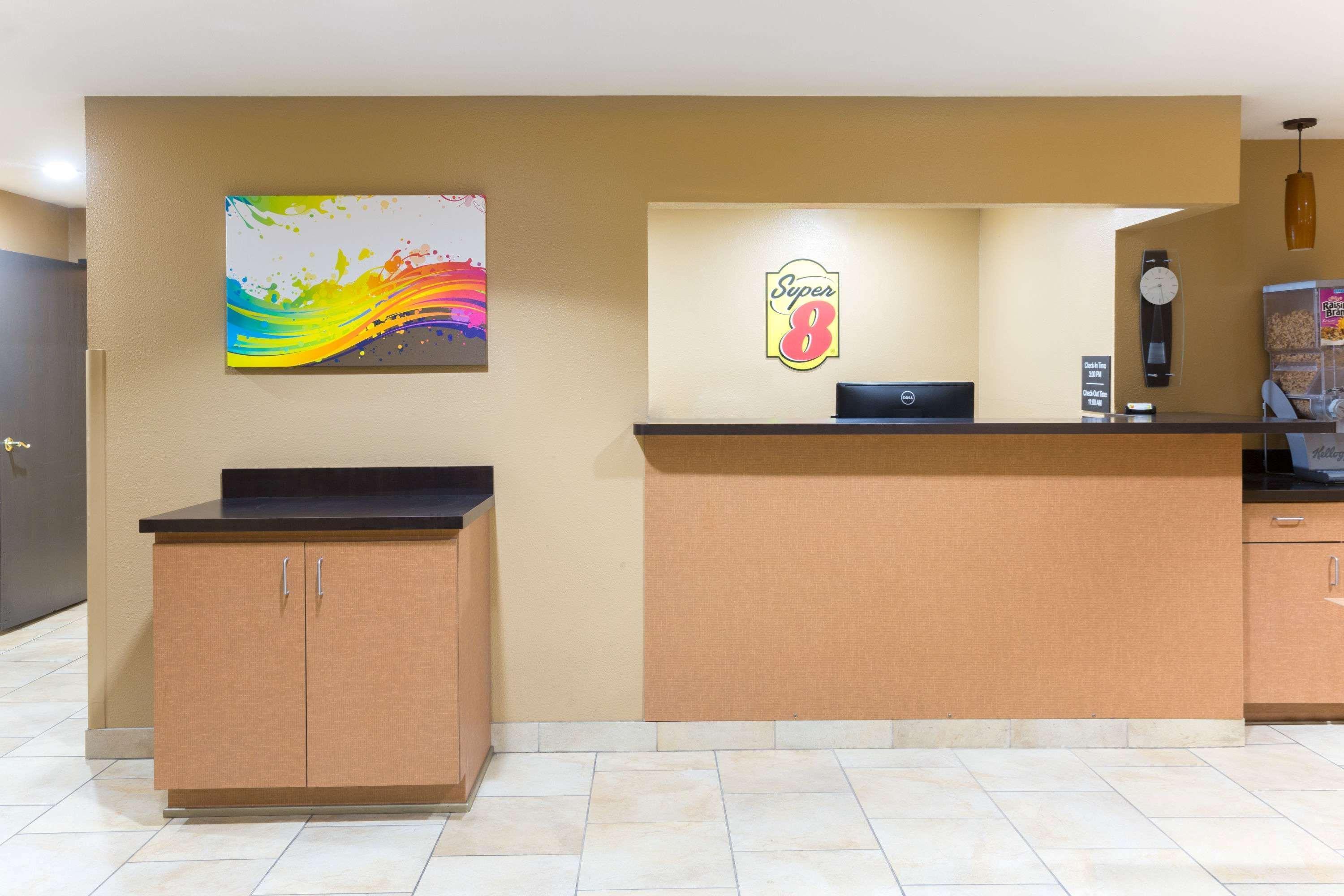 Super 8 By Wyndham Radcliff Ft. Knox Area Hotel Exterior photo
