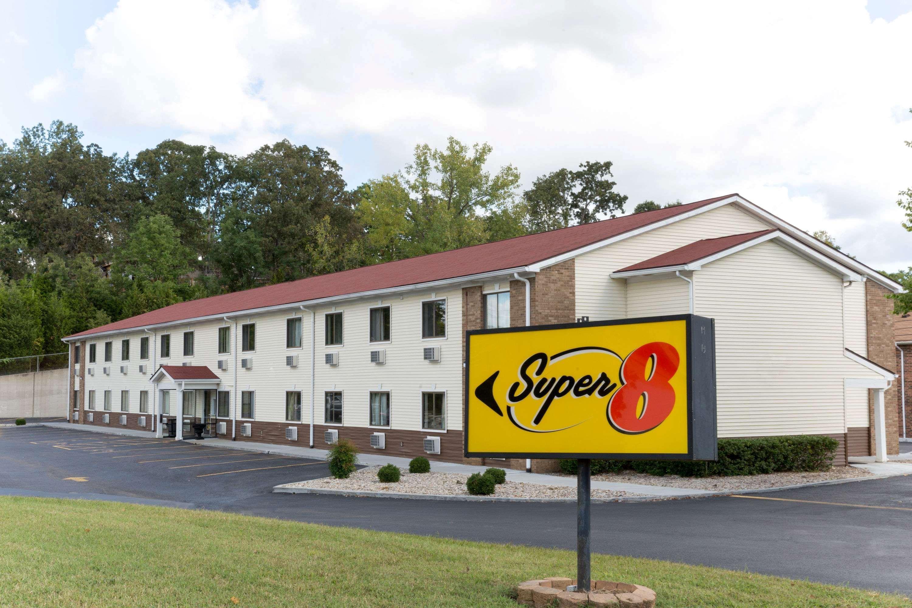 Super 8 By Wyndham Radcliff Ft. Knox Area Hotel Exterior photo