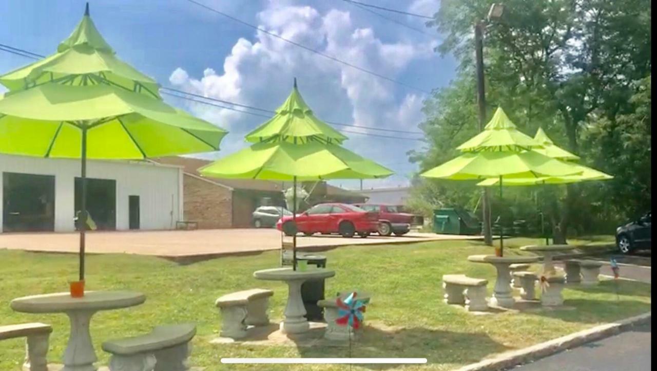 Super 8 By Wyndham Radcliff Ft. Knox Area Hotel Exterior photo